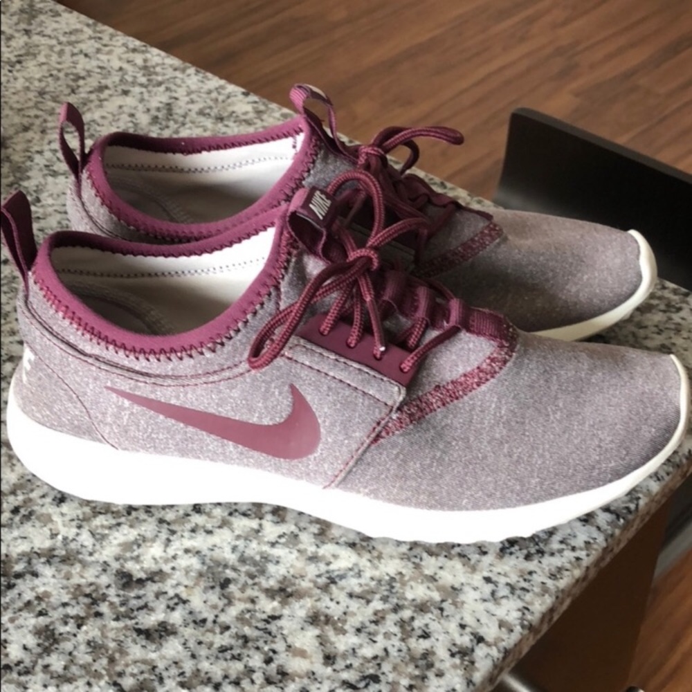 EUC Nike Maroon - Picture 2 of 3